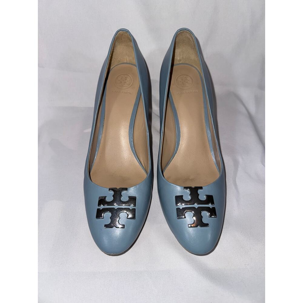 Tory Burch Raleigh Leather Logo Pumps - Brook Light/Silver